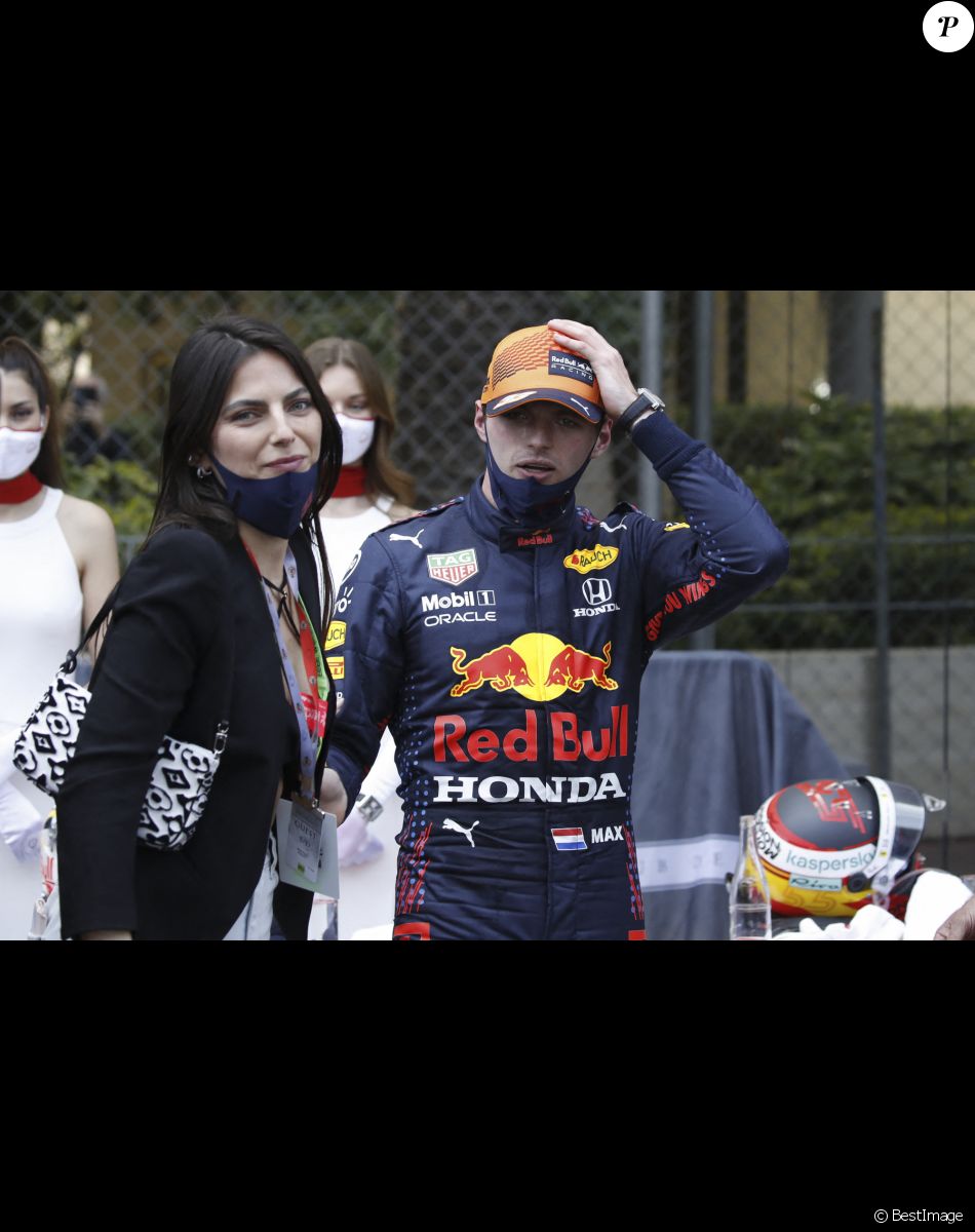 F1 : La compagne de Verstappen évoque avec humour leur différence d’âge malgré ses 19 ans