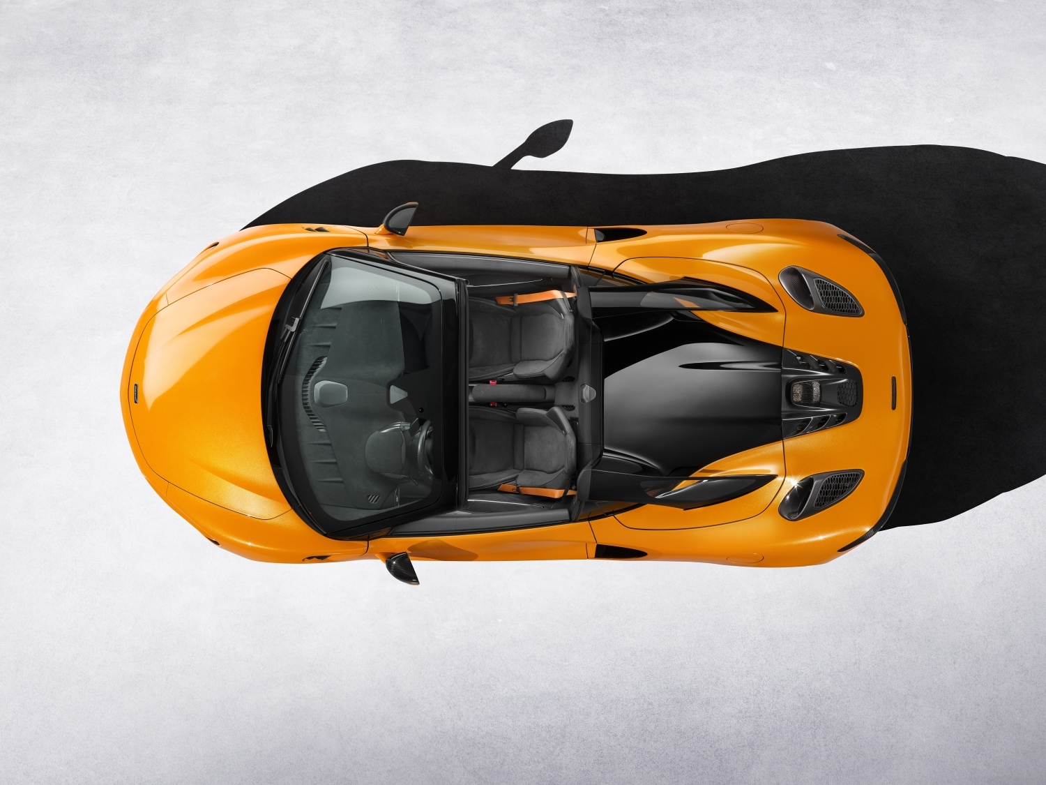 découvrez l'artura spider mcl39, une édition f1 exclusive alliant performance exceptionnelle et design inspiré de la formule 1 pour une expérience de conduite unique.