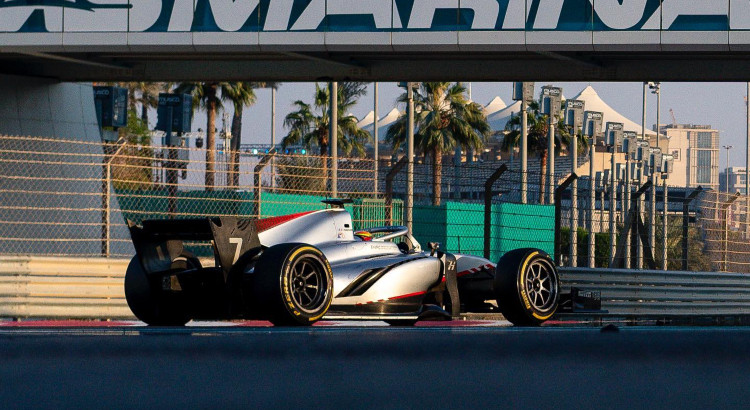 découvrez les critiques de max verstappen sur la f1 2026 et l'ère hybride, ses préoccupations et ses attentes pour l'avenir de la formule 1.