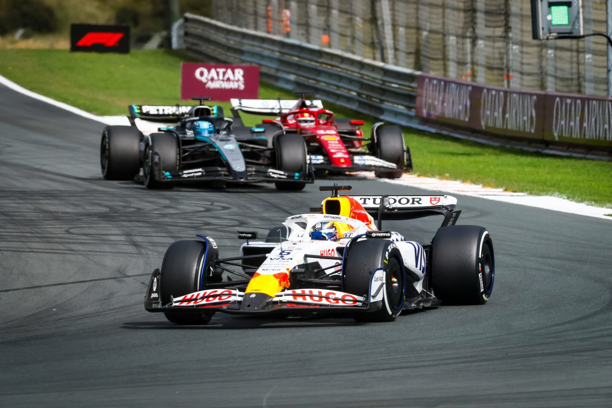 Formule 1 : Hadjar intègre Red Bull, trois pilotes français en piste, l’étoile montante Lindblad… découvrez les deux incontournables à suivre