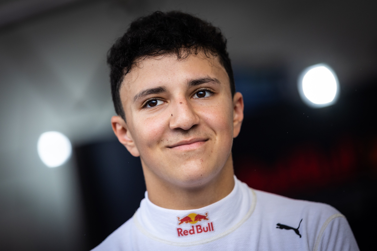 Formule 1 : les mésaventures d’Hadjar, les erreurs de Piastri en qualification, et le départ fulgurant de Ferrari révélés