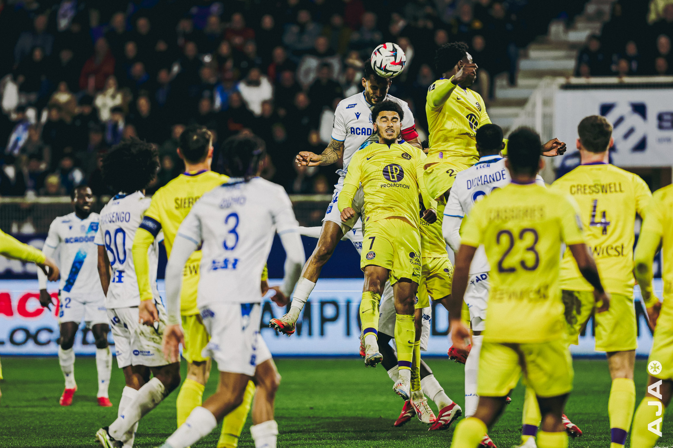 Ligue 1 : L&rsquo;AJA confrontée à une crise offensive, son entraîneur persiste dans sa quête de solutions