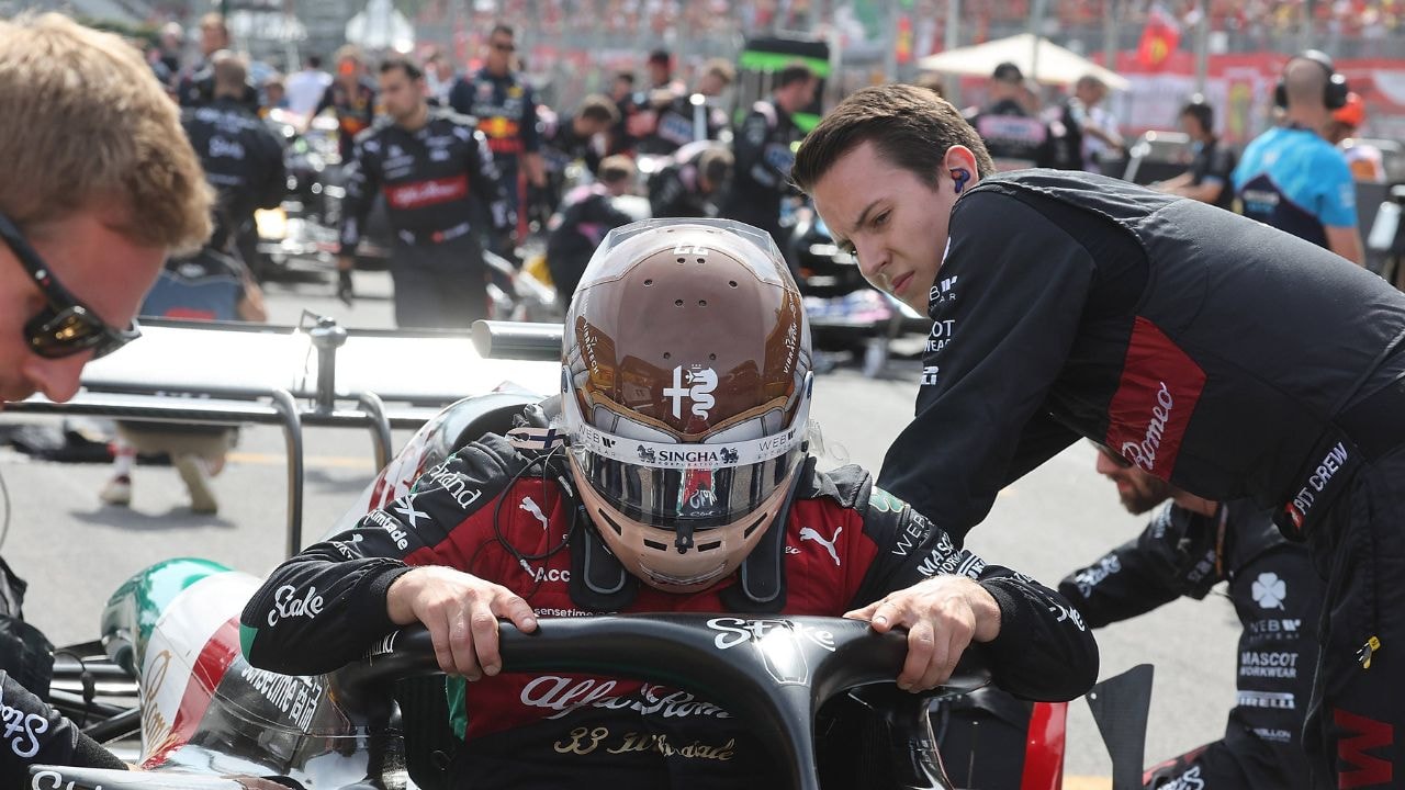 découvrez les critiques d'andretti envers bottas et pérez, analysant leurs performances récentes et leur impact dans le championnat.