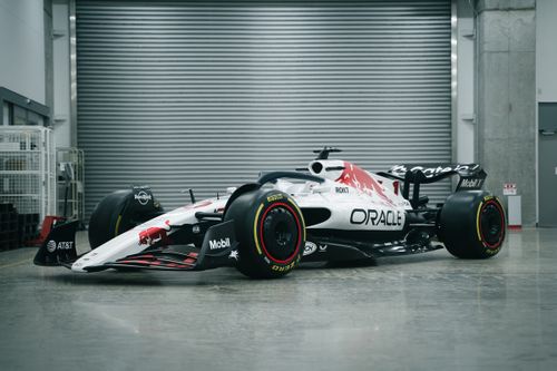 découvrez la livrée exclusive de racing bulls spécialement conçue pour le grand prix du japon de formule 1, alliant performance et style unique.
