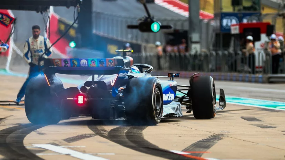 suivez le grand prix d'australie en direct : découvrez les horaires des sessions et les chaînes tv pour ne rien manquer de la course.