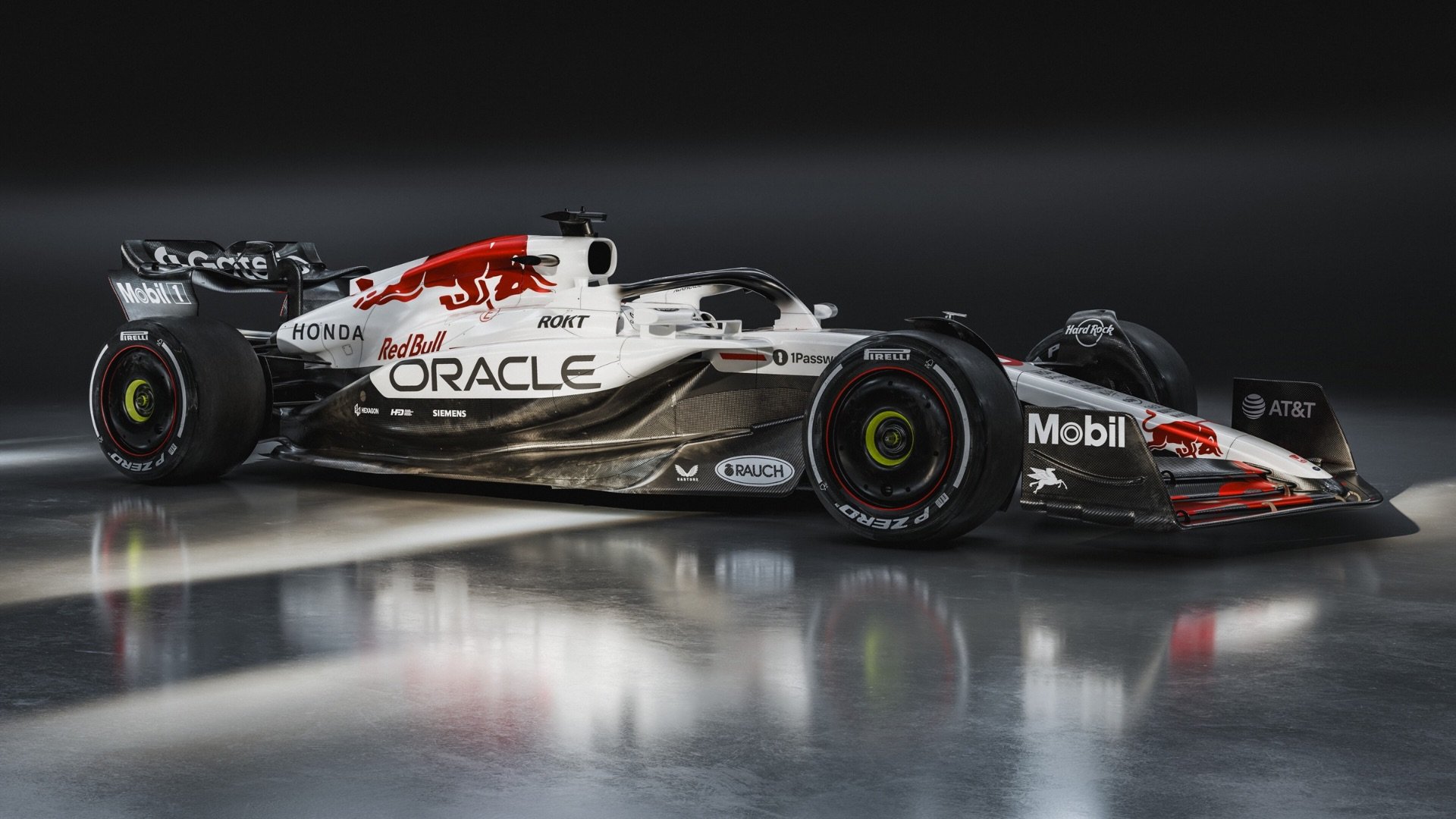 découvrez la livrée godzilla exclusive de haas dévoilée lors du grand prix du japon, un hommage spectaculaire au légendaire monstre japonais sur les circuits de f1.