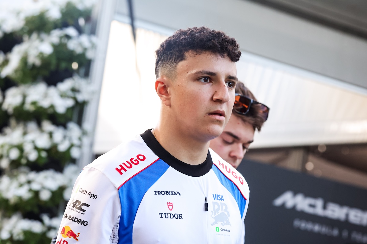 hadjar exprime sa frustration après son abandon lors du tournoi en australie, partageant ses sentiments et perspectives pour la suite.