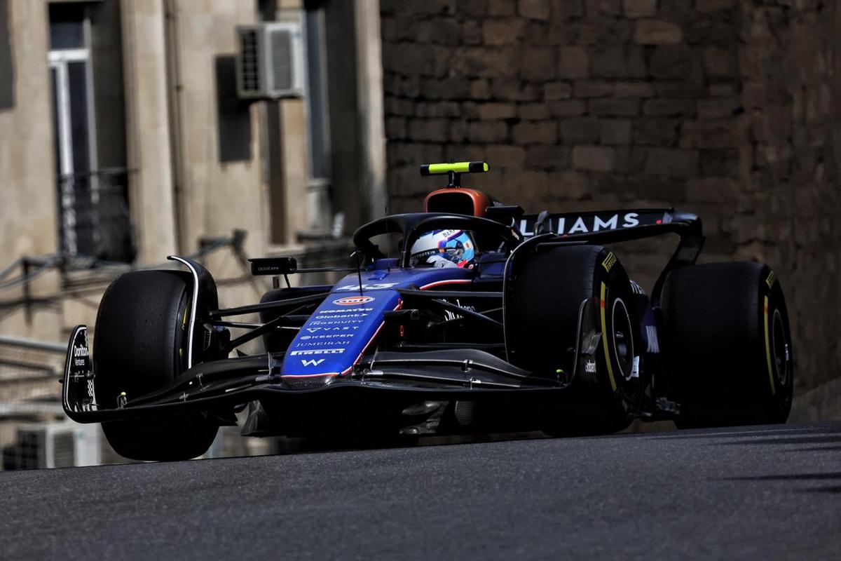 Formule 1 : Colapinto prend le volant d’une légende de la F1 pour un tour spectaculaire dans les rues de Buenos Aires
