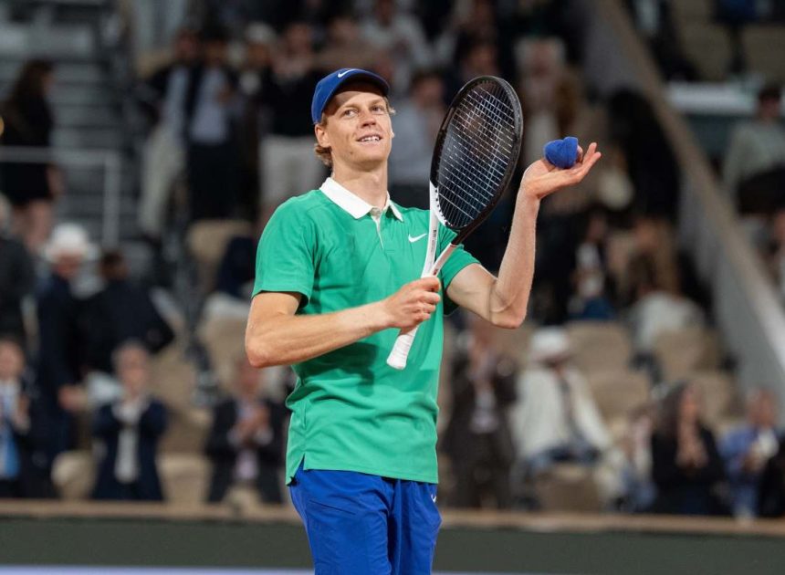 Jannik Sinner retrouve la place de n°1 mondial à Monaco : l’incroyable connexion amoureuse derrière le champion