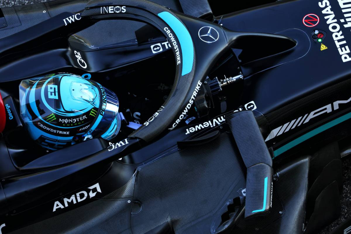 découvrez les détails du bug moteur survenu lors du grand prix du japon, affectant la performance du pilote privé russell sur le podium.