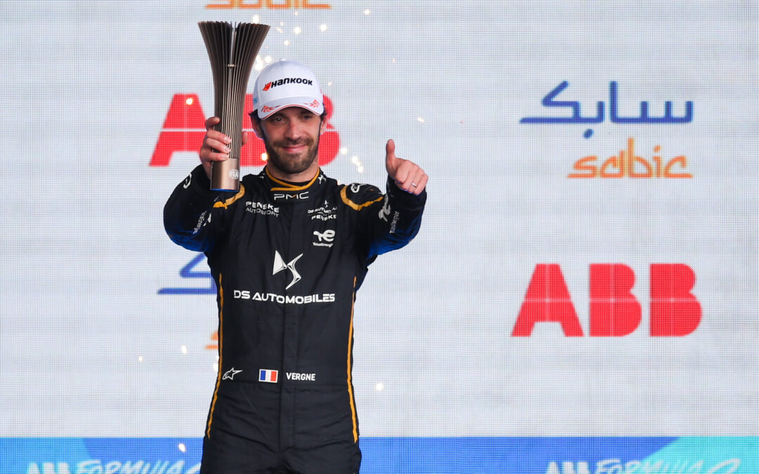 ds penske vise une renaissance à berlin lors de l'e-prix, prêt à relever de nouveaux défis et à briller sur la piste électrique.