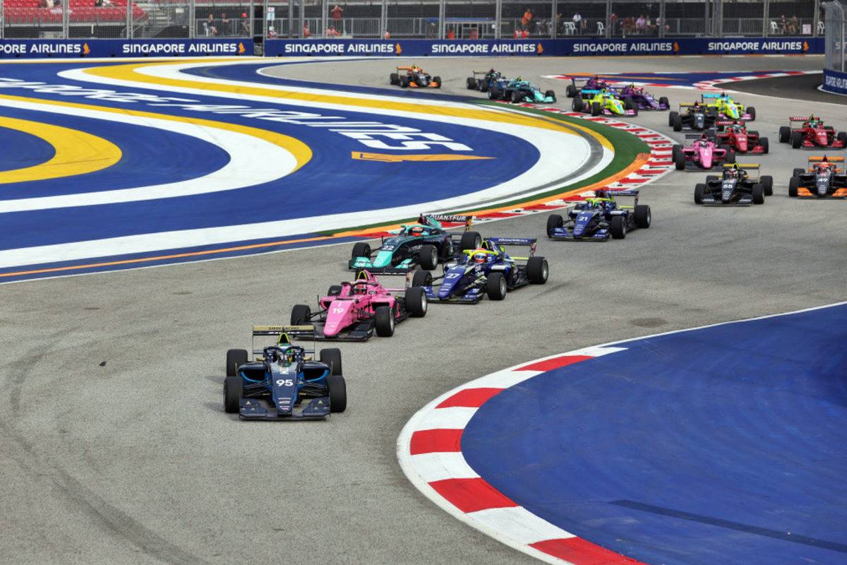 découvrez les principales différences entre la f1 et la f1 academy, leurs objectifs, formats de course, et comment chacune contribue au développement des pilotes.