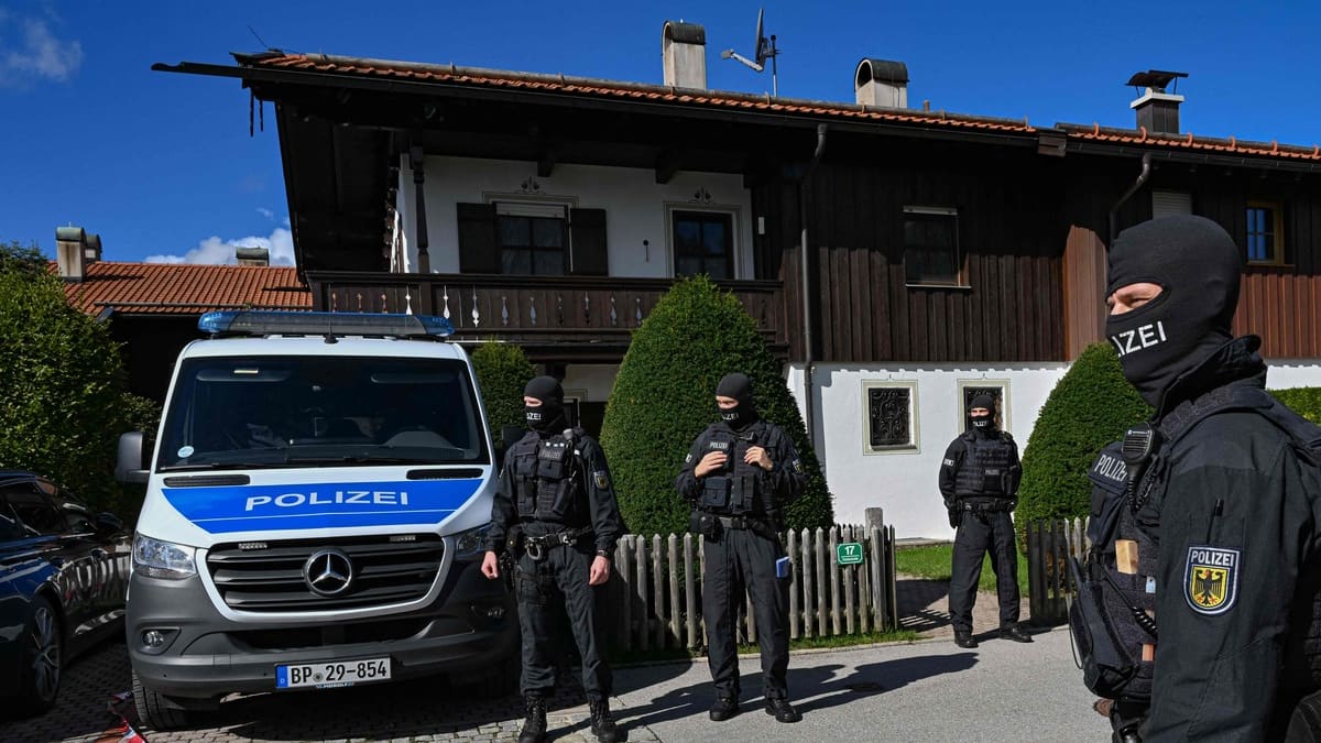 découvrez les nouvelles règles de la formule 1 mises en place suite aux protestations récentes, et comment elles impactent la compétition.