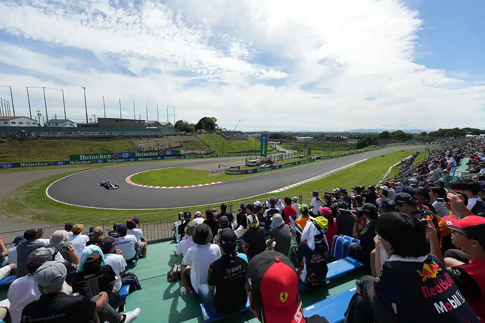 découvrez le guide tv complet et les horaires du grand prix du japon de formule 1 pour ne rien manquer de cette course passionnante.