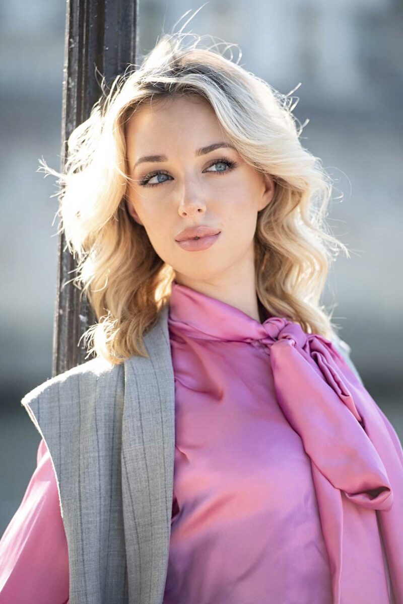 découvrez le destin fascinant de maria carolina de bourbon-siciles, une figure historique au cœur conquis, entre passion et héritage royal.