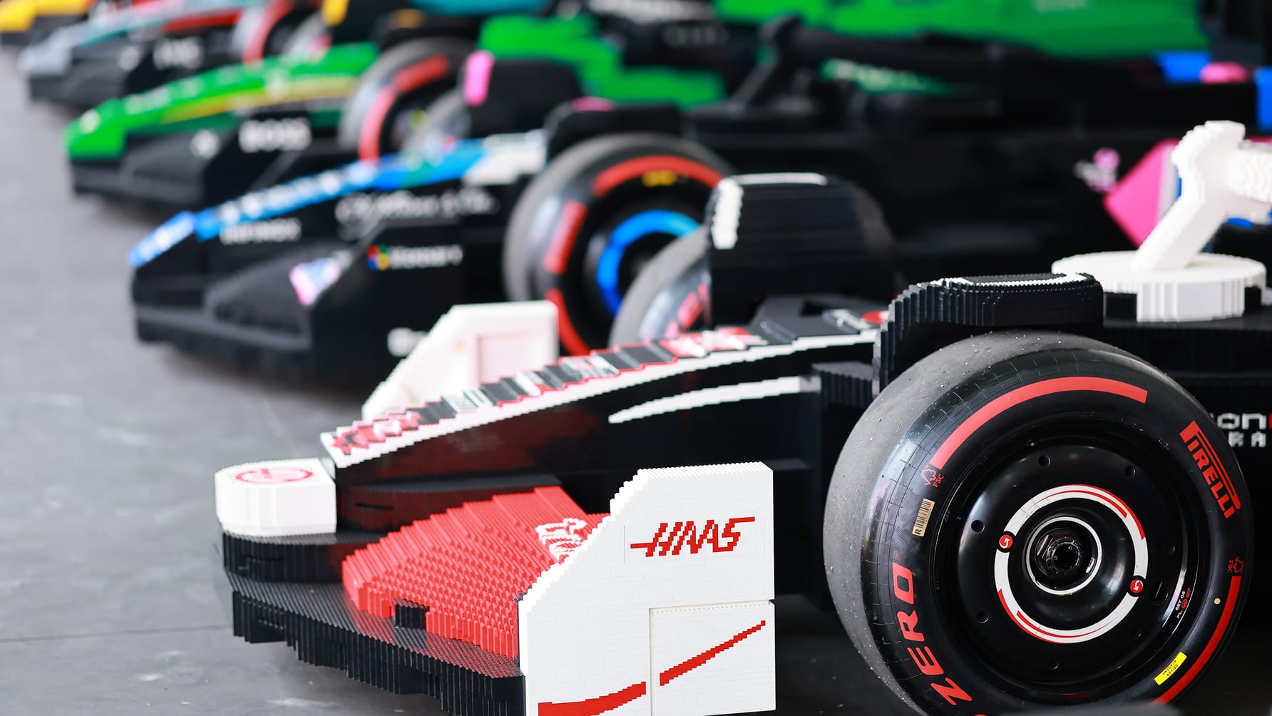 découvrez le succès incroyable de la voiture de f1 lego, un modèle détaillé qui ravit les fans de course et de construction.