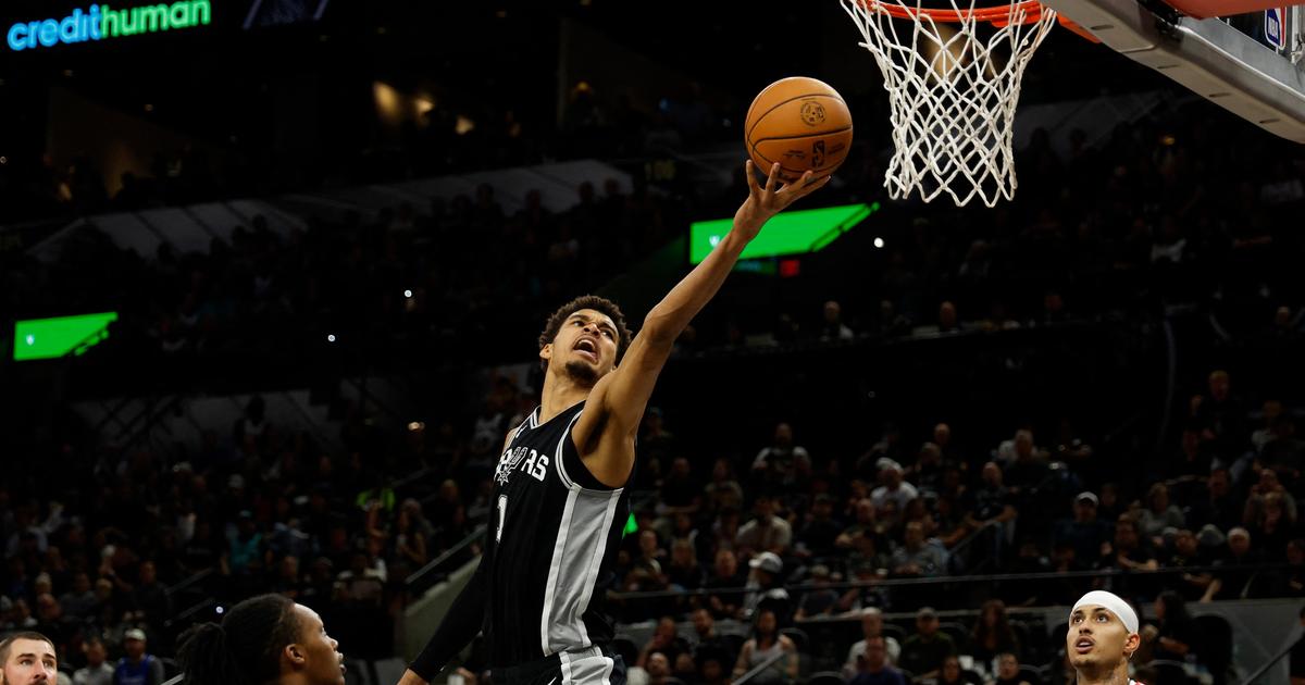 wembanyama éclaire les playoffs avec une performance exceptionnelle de 35 points, démontrant tout son talent et sa détermination sur le terrain.